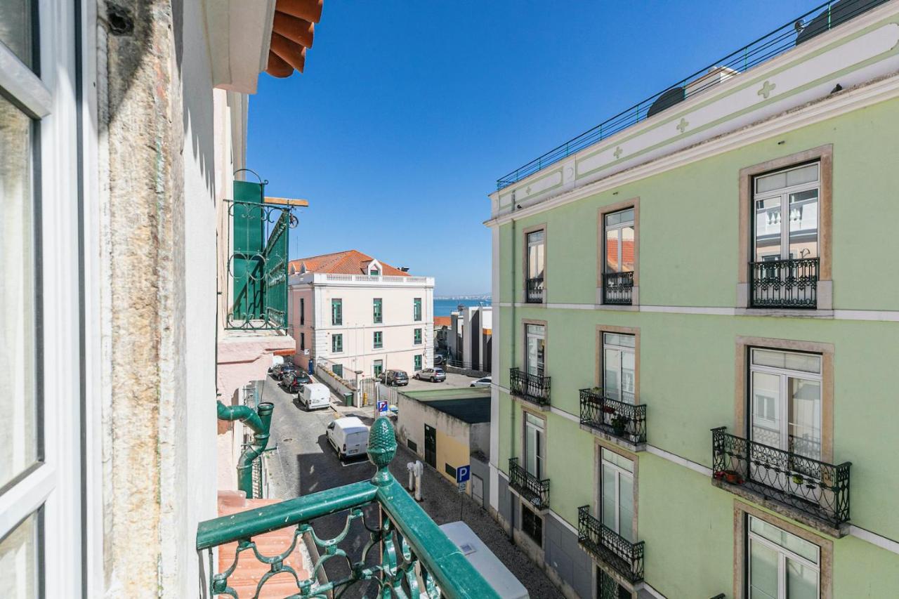 Moderno Em Bairro Tipico Lisboeta Appartement Lisboa